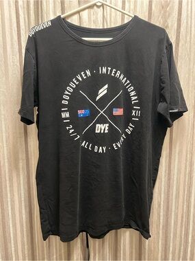Doyoueven Men's Black Graphic Tee, Size XL